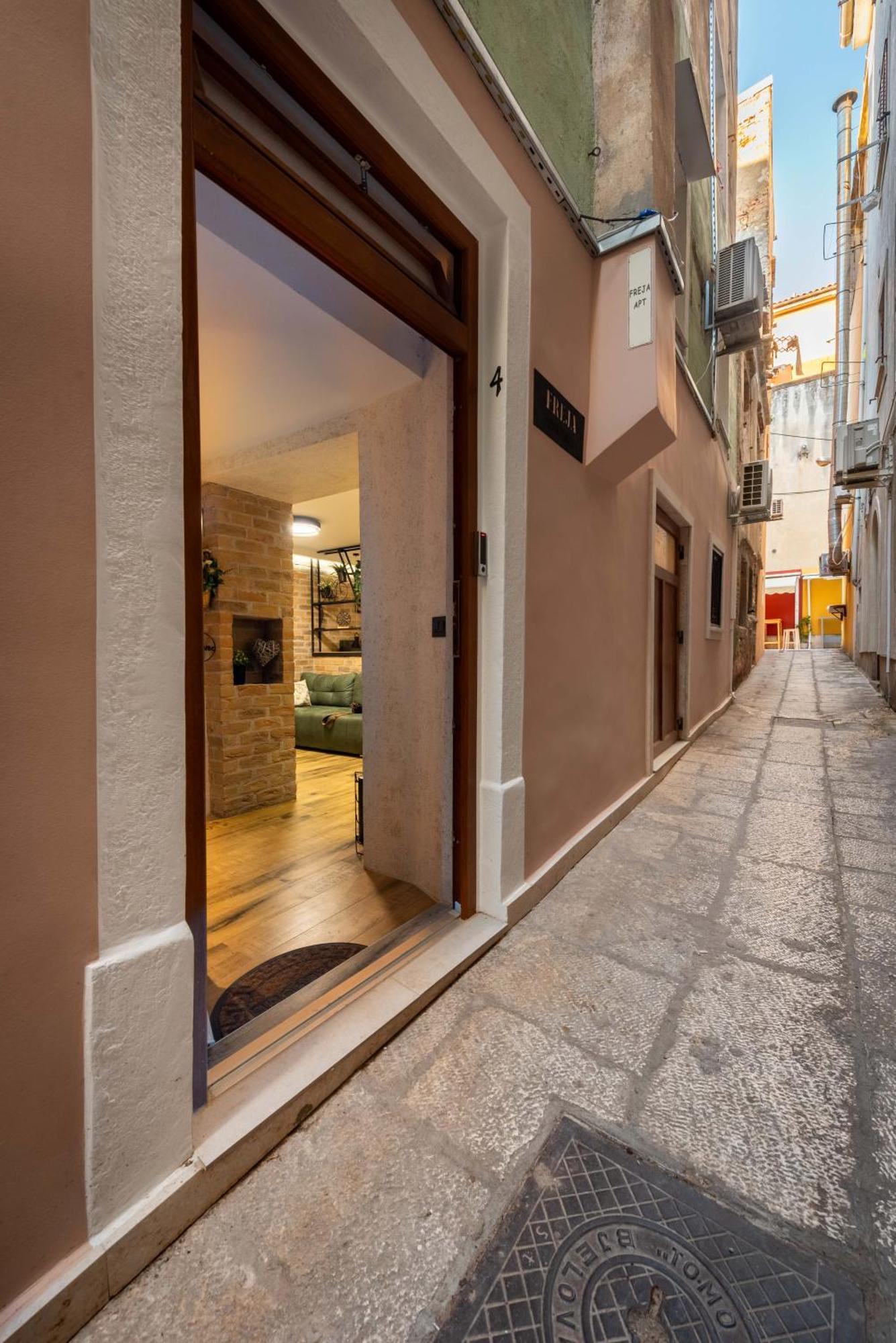 Freja- Luxury Studio Apartment Old Town Zadar Center Buitenkant foto